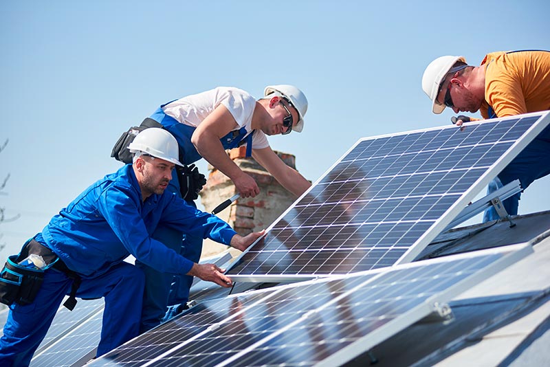 installation-pose-panneaux-photovolatiques-solaires-maisons-quality